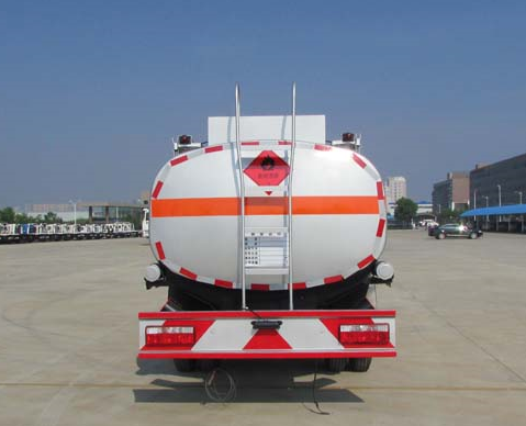 10方東風(fēng)多利卡加油車