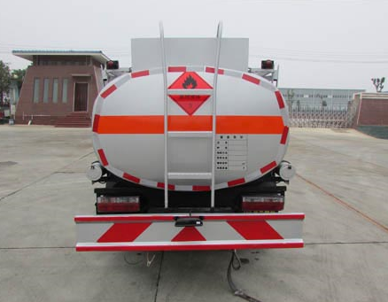 5噸(6方)東風(fēng)多利卡加油車