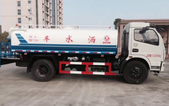 東風(fēng)福瑞卡9噸灑水車(chē)