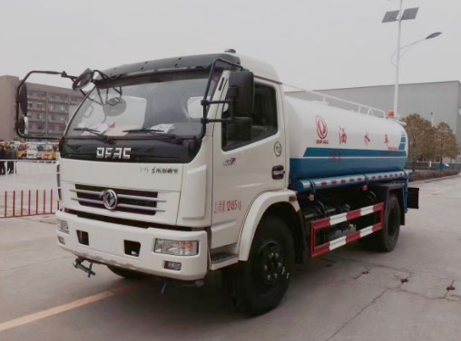 東風(fēng)福瑞卡9噸灑水車(chē)