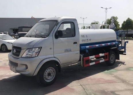 昌河2噸灑水車