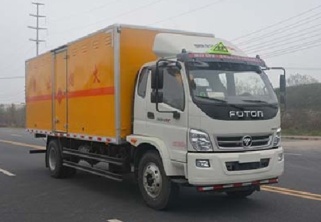 福田奧鈴6.2米易燃液體廂式運輸車
