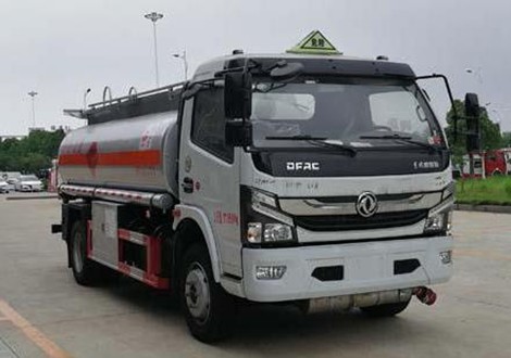 國(guó)六東風(fēng)福瑞卡8噸加油車圖片 國(guó)六東風(fēng)福瑞卡8噸加油車圖片