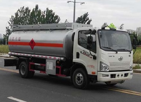 10噸解放虎VH加油車(chē)廠家直銷電話:159-7276-7978 10噸解放虎VH加油車(chē)廠家直銷電話:159-7276-7978