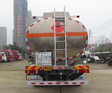 22噸國六重汽豪沃前四后八鋁合金油罐車廠家價(jià)格