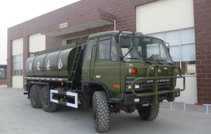 東風(fēng)軍用六驅(qū)越野油罐車圖片