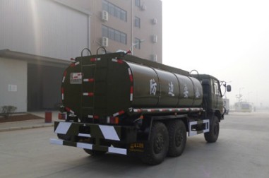 東風(fēng)軍用六驅(qū)越野油罐車圖片