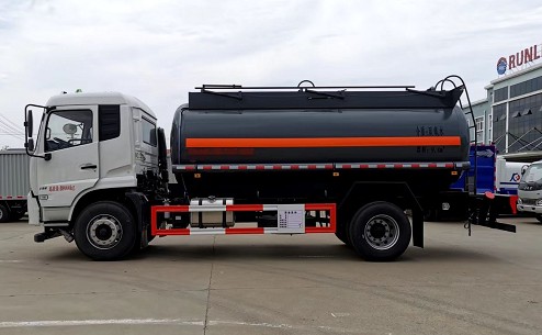 SCS5180GFWDFH型腐蝕性物品罐式運(yùn)輸車(chē)圖片 SCS5180GFWDFH型腐蝕性物品罐式運(yùn)輸車(chē)圖片