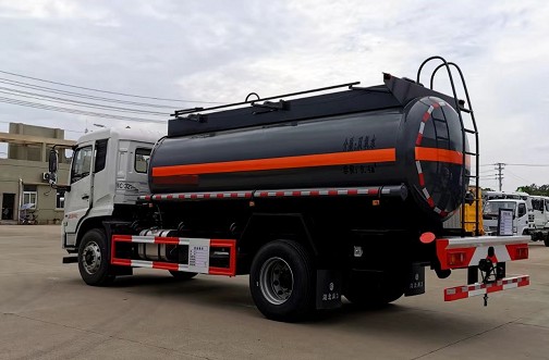 SCS5180GFWDFH型腐蝕性物品罐式運(yùn)輸車(chē)圖片 SCS5180GFWDFH型腐蝕性物品罐式運(yùn)輸車(chē)圖片
