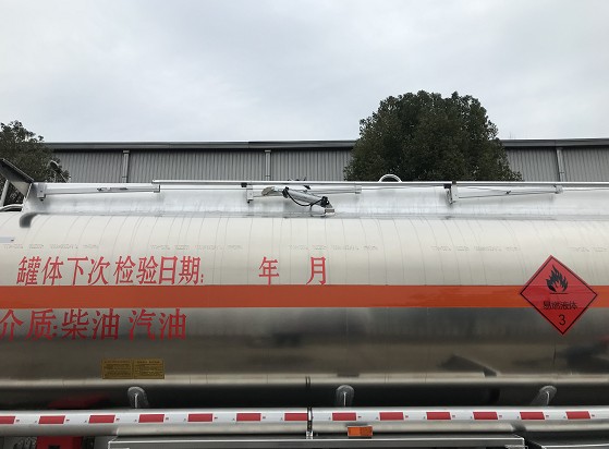 鋁合金油罐車氣動(dòng)升降護(hù)欄