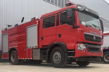 國(guó)六8噸重汽豪沃水罐消防車圖片 國(guó)六8噸重汽豪沃水罐消防車圖片