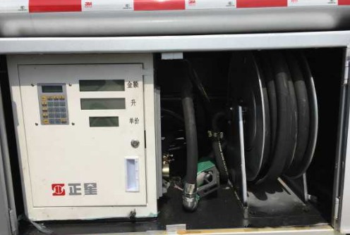 國六7噸東風(fēng)凱普特油罐車加油機圖片