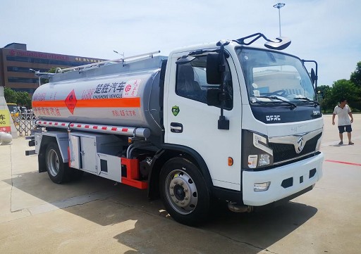 國六東風(fēng)福瑞卡8噸加油車圖片