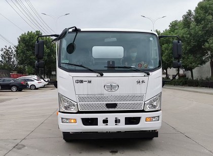 國(guó)六解放8噸油罐車(chē)多方位圖片 國(guó)六解放8噸油罐車(chē)多方位圖片