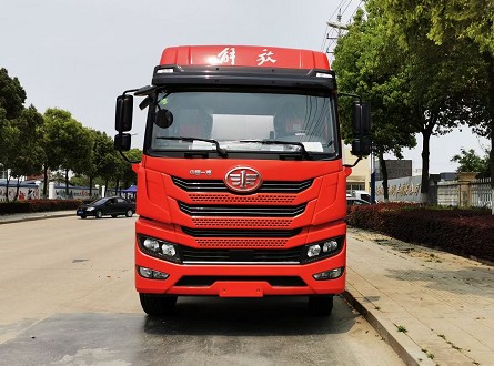 國(guó)六解放捍威前四后六普通液體運(yùn)輸車圖片 國(guó)六解放捍威前四后六普通液體運(yùn)輸車圖片