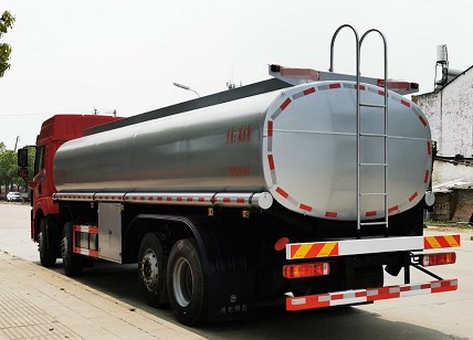 國(guó)六解放捍威前四后六普通液體運(yùn)輸車圖片 國(guó)六解放捍威前四后六普通液體運(yùn)輸車圖片