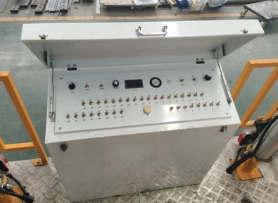7立方智能型瀝青灑布車(chē) 7立方智能型瀝青灑布車(chē)