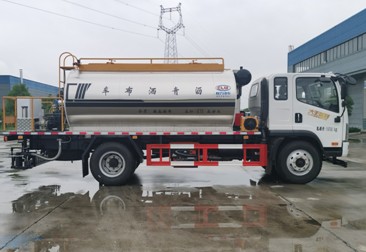 9.3立方解放標(biāo)準(zhǔn)型瀝青灑布車(chē) 9.3立方解放標(biāo)準(zhǔn)型瀝青灑布車(chē)