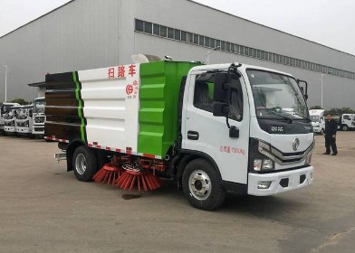 國六東風(fēng)小多利卡掃路車_程力威牌CLW5070TSLE6型掃路車