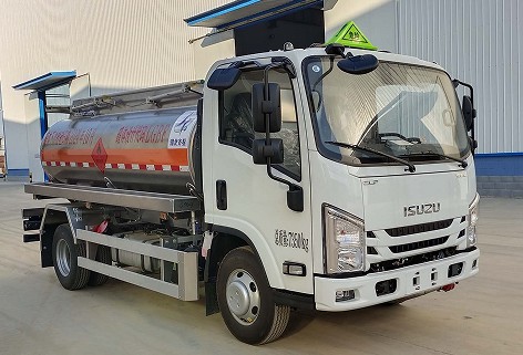 江西五十鈴5方鋁合金油罐車_齊星牌QXC5071GYYJX型鋁合金運(yùn)油車