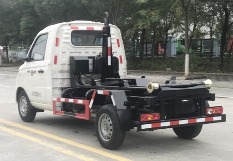 福田祥菱V1(后單輪)勾臂垃圾車