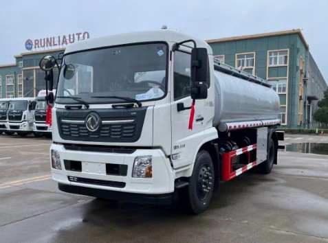 東風(fēng)天錦單橋食用油運(yùn)輸車(chē)_潤(rùn)知星牌SCS5180GSYDFH6型食用油運(yùn)輸車(chē) 東風(fēng)天錦單橋食用油運(yùn)輸車(chē)_潤(rùn)知星牌SCS5180GSYDFH6型食用油運(yùn)輸車(chē)
