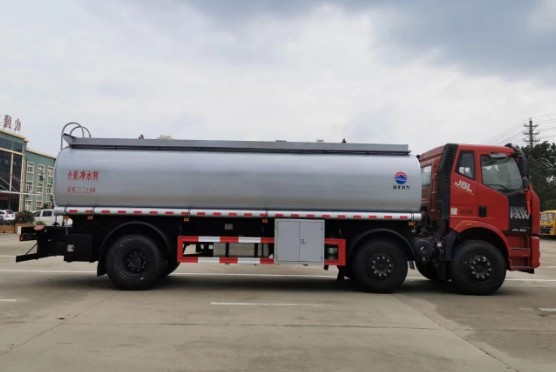 解放J6小三軸普通液體運(yùn)輸車_潤知星牌SCS5255GPGCA6型普通液體運(yùn)輸車 解放J6小三軸普通液體運(yùn)輸車_潤知星牌SCS5255GPGCA6型普通液體運(yùn)輸車
