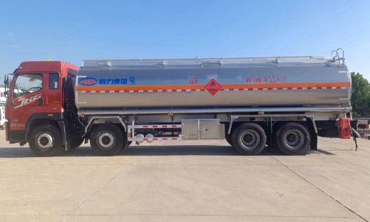 解放JK6前四后八鋁合金油罐車(chē)_程力牌CL5320GYYLBWN型鋁合金運(yùn)油車(chē) 解放JK6前四后八鋁合金油罐車(chē)_程力牌CL5320GYYLBWN型鋁合金運(yùn)油車(chē)